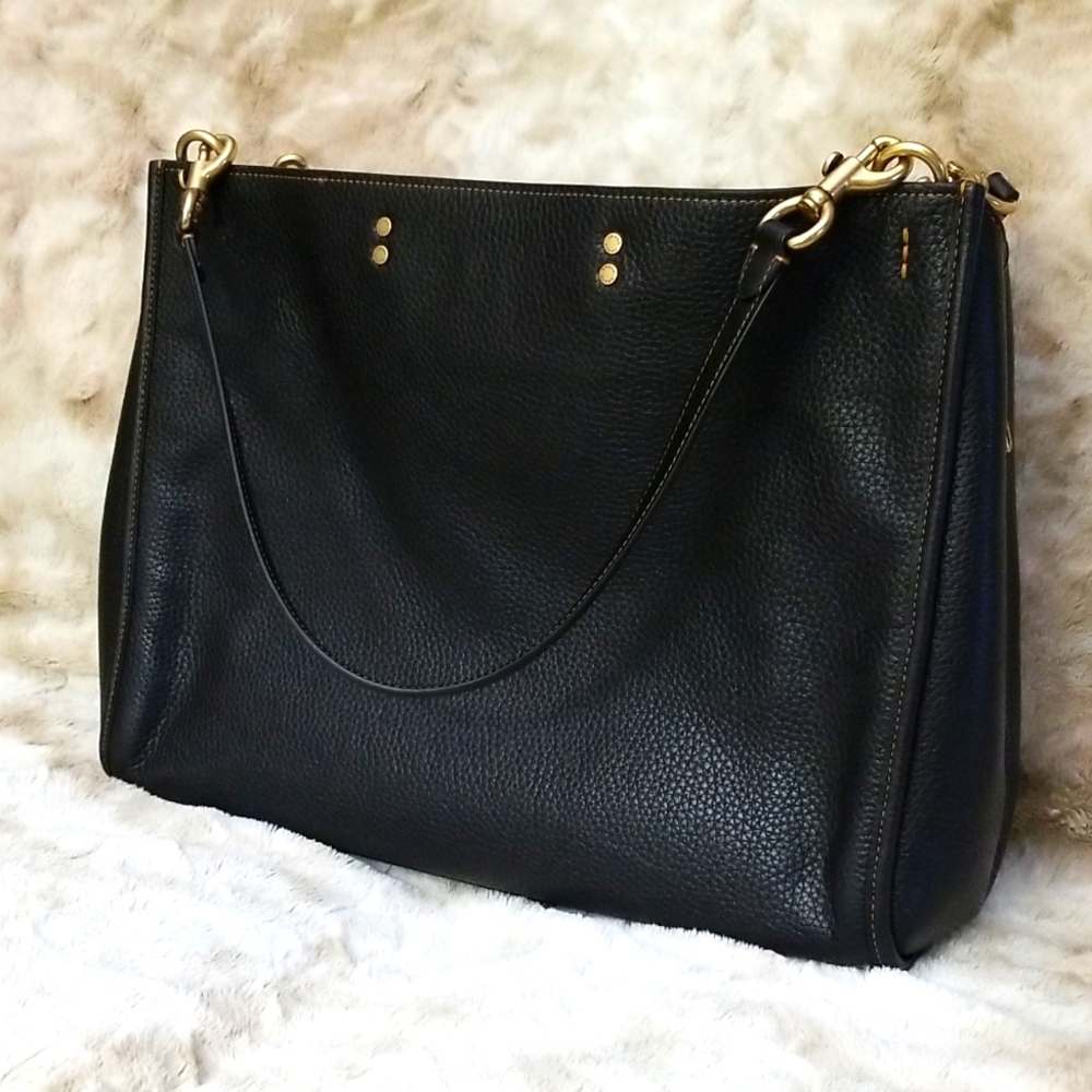 *SOLD* Coach Rogue 39